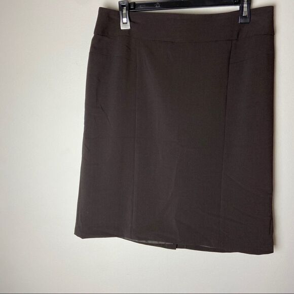 Nwt  Knee length brown classic pencil skirt. Business professional skirt size 10 - Picture 3 of 7